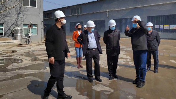 市住房和城鄉(xiāng)建設局劉玉勇局長、 市建筑工程管理服務中心孫雷主任一行 到我公司調(diào)研、指導